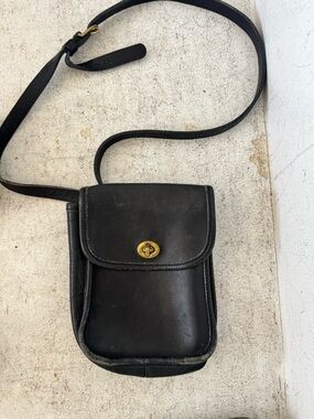 Vintage Coach Small Sidepack Crossbody 9978 Black Leather Brass Turnlock